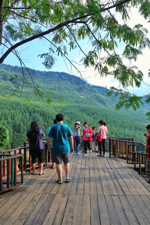เดอะ ลอดจ์ มาริบายา Hotel Cikareumbi ภายนอก รูปภาพ