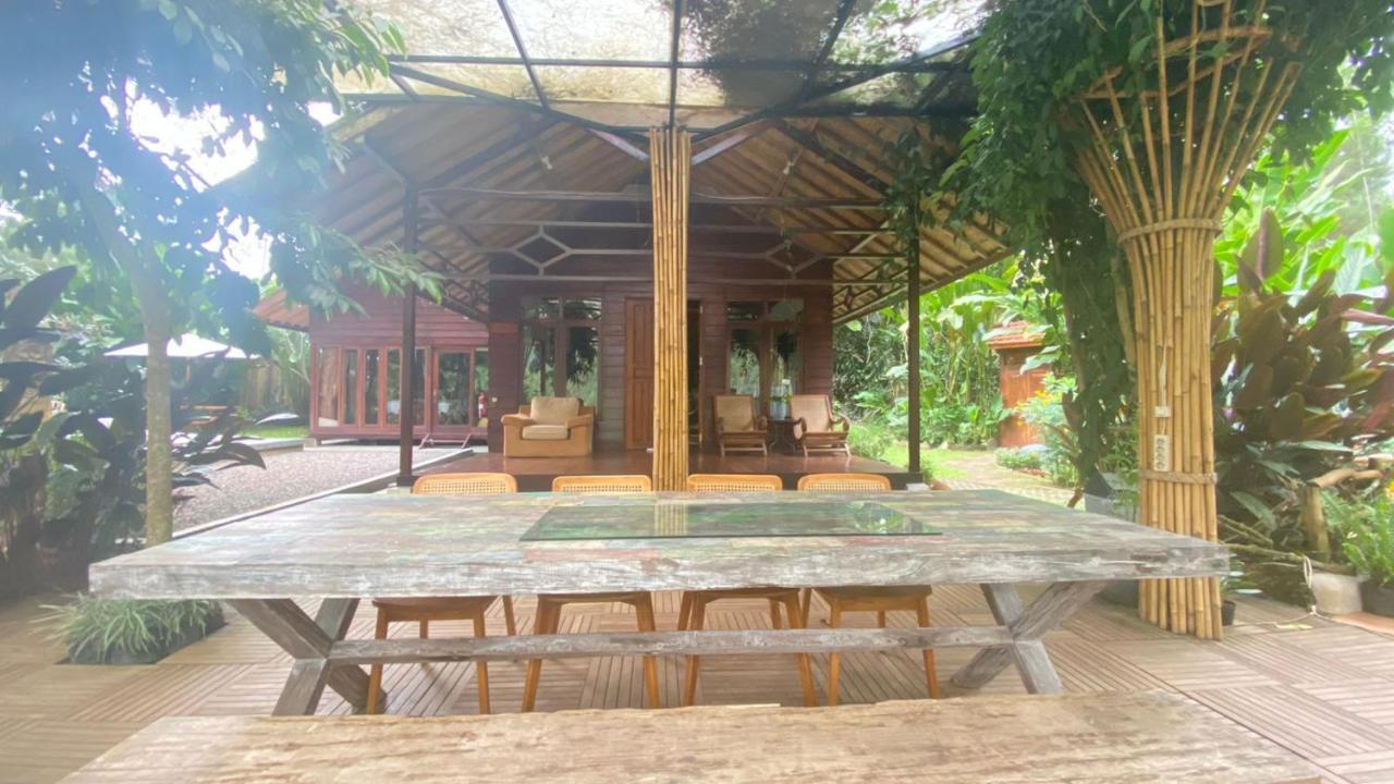 เดอะ ลอดจ์ มาริบายา Hotel Cikareumbi ภายนอก รูปภาพ