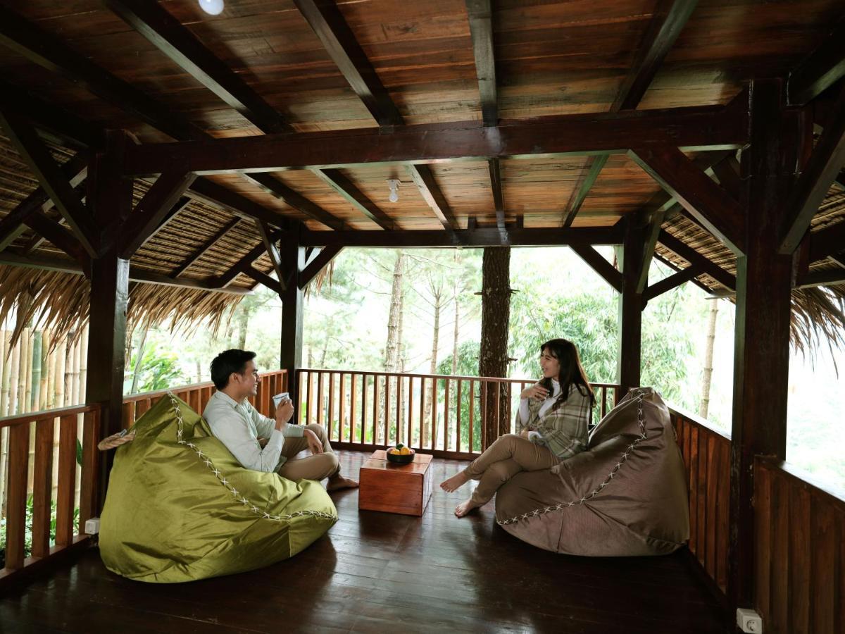 เดอะ ลอดจ์ มาริบายา Hotel Cikareumbi ภายนอก รูปภาพ