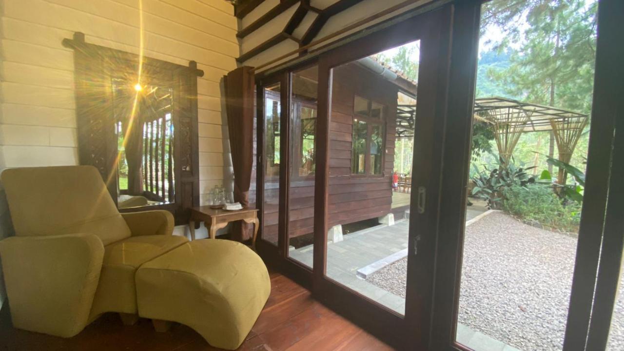 เดอะ ลอดจ์ มาริบายา Hotel Cikareumbi ภายนอก รูปภาพ
