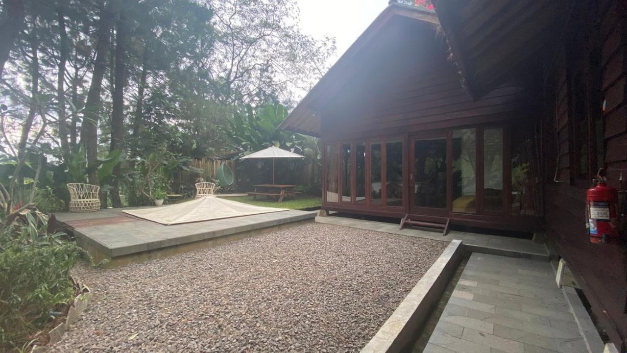 เดอะ ลอดจ์ มาริบายา Hotel Cikareumbi ภายนอก รูปภาพ